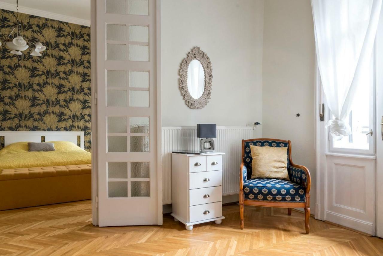 Central Apartman Budapeste Exterior foto